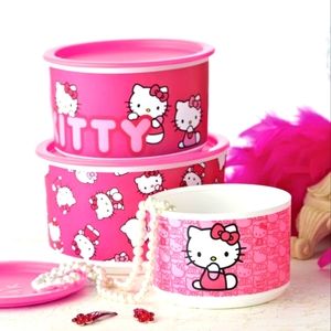 Hello Kitty Tupperware Set